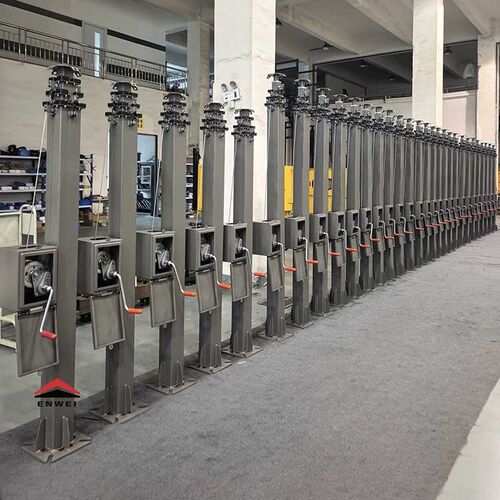 Latest company news about ग्राहक के लिए अनुकूलित 6 मीटर और 9 मीटर मैनुअल मास्ट